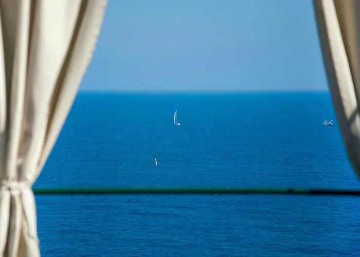 With Private Sea Access In Casa vacanze