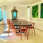 Design With Private Sea Access In بيت للعطل *