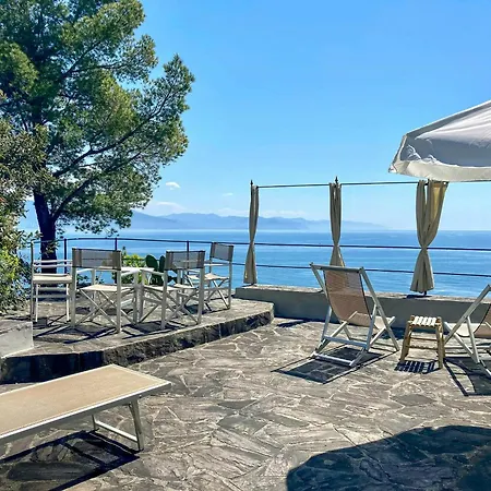 With Private Sea Access In Ferienhaus *