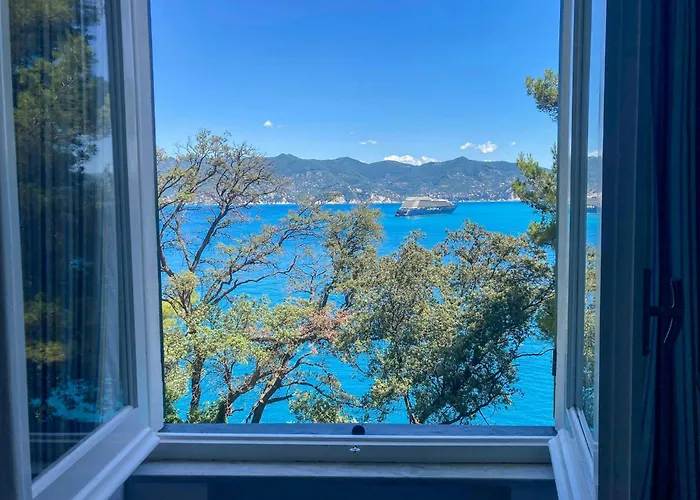 With Private Sea Access In Nyaraló Portofino